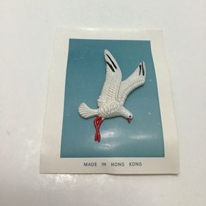 Vintage Seagull Plastic Brooch Pin Made in Hong Kong